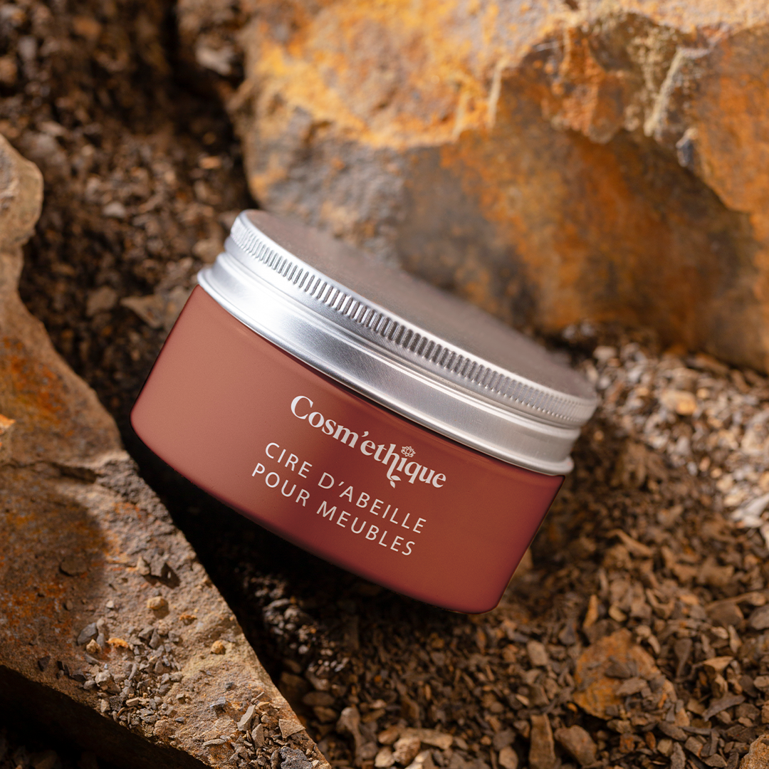 Cire abeille pour meubles dans un pot