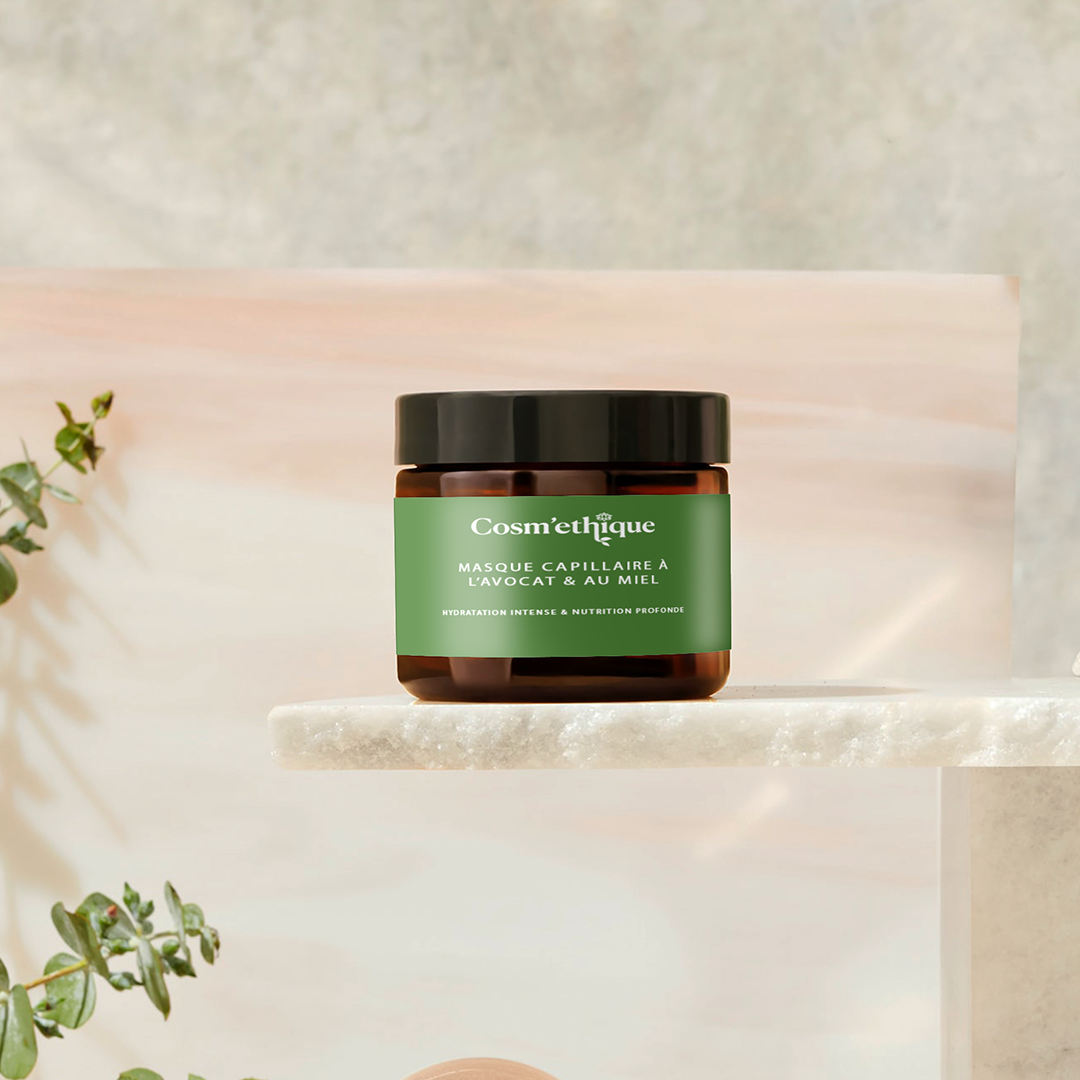 Masque avocat miel dans un pot