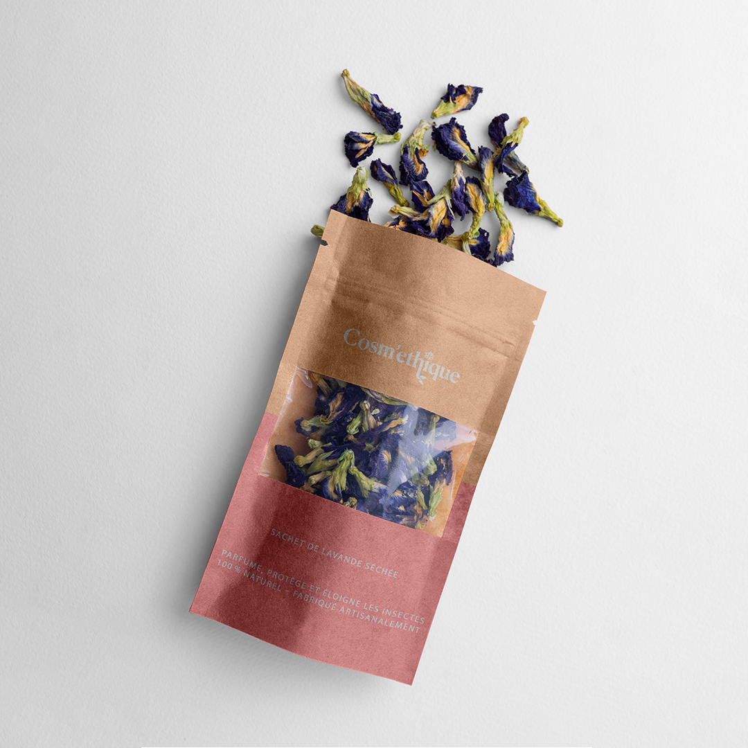 Lavande séchée dans un sachet ennemi papier